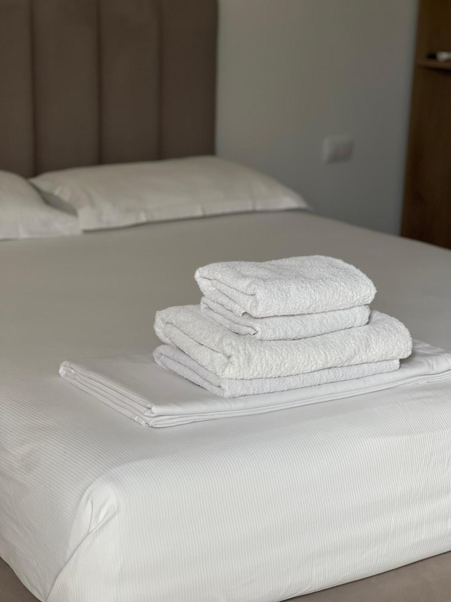 Alevra Hotell Dhërmi Eksteriør bilde