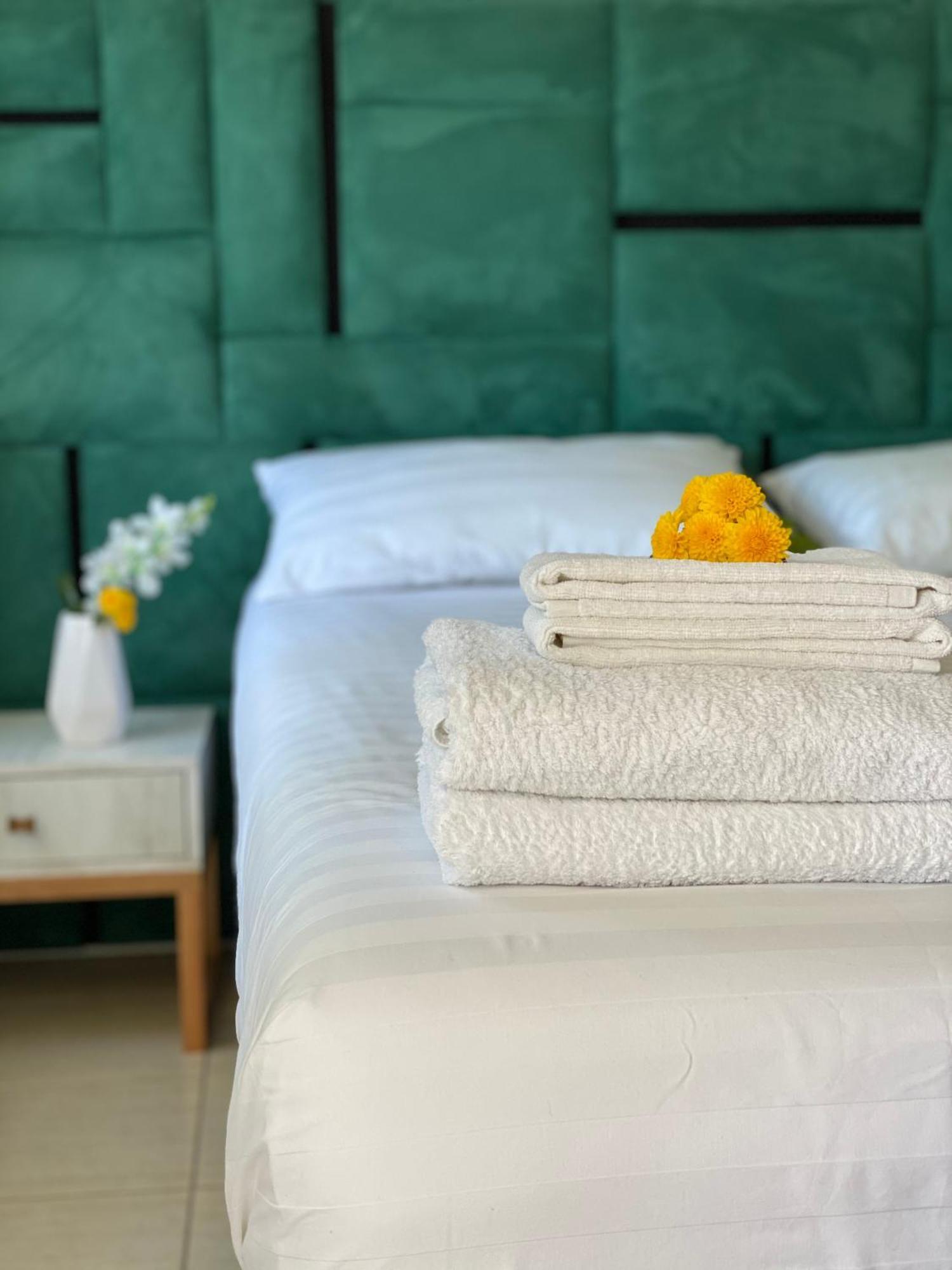 Alevra Hotell Dhërmi Eksteriør bilde