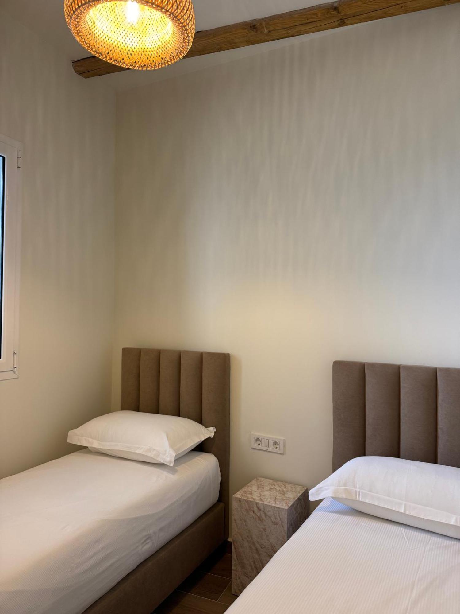 Alevra Hotell Dhërmi Eksteriør bilde